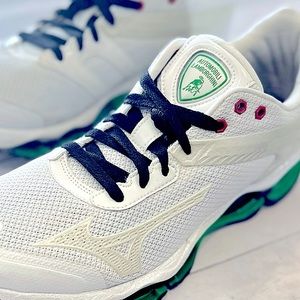 Mizuno Men's Lamborghini Tenjin Running Shoes:  Size 11; White & Green; LIKE NEW